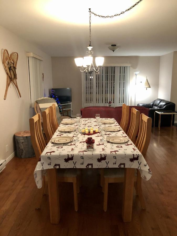 Le Chalet De Claude, Au Pied Des Monts-Valin Saint-David-de-Falardeau 外观 照片