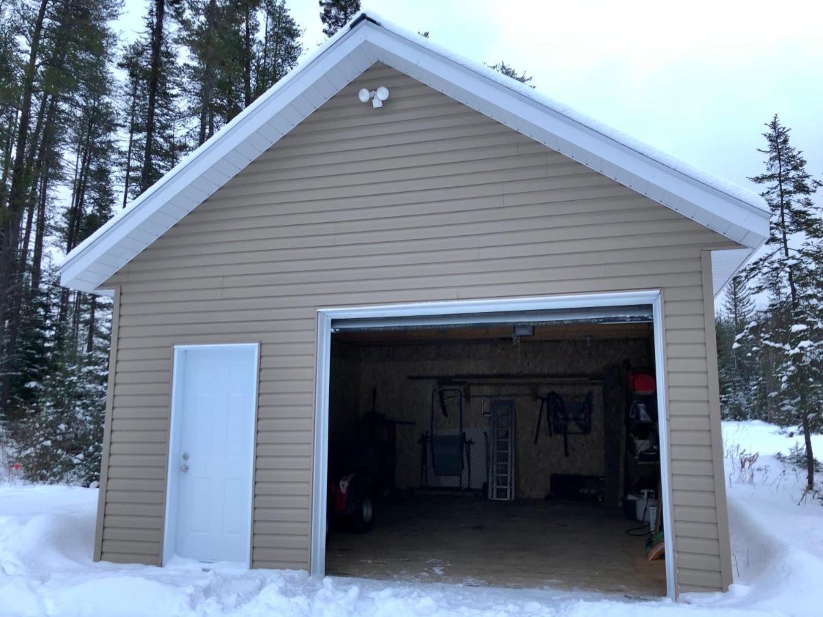 Le Chalet De Claude, Au Pied Des Monts-Valin Saint-David-de-Falardeau 外观 照片